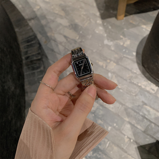 高级感冷淡方形手表女款ins风小众设计极简简约小表盘学生钢带