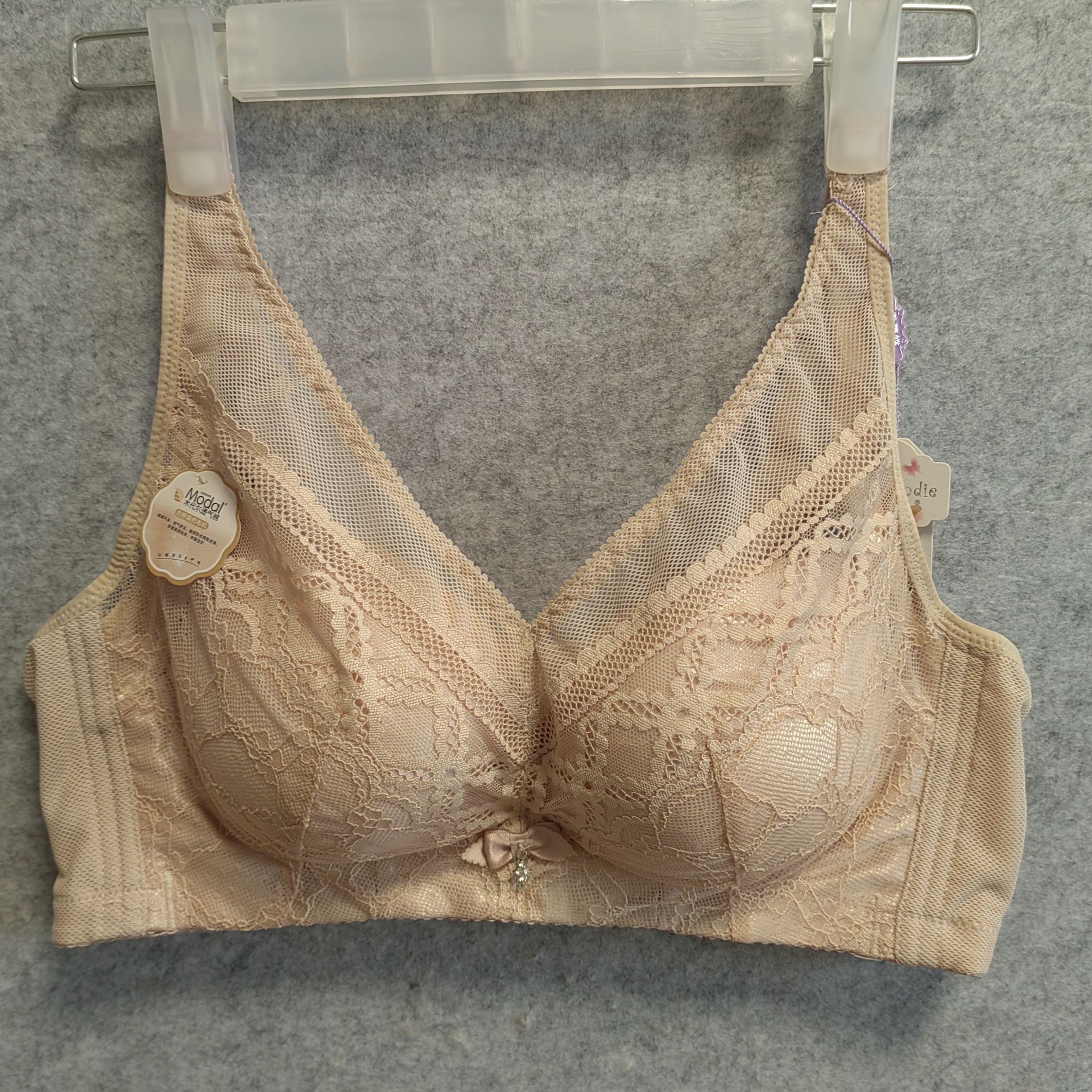 蕾丝无钢托收副乳C杯文胸女清仓