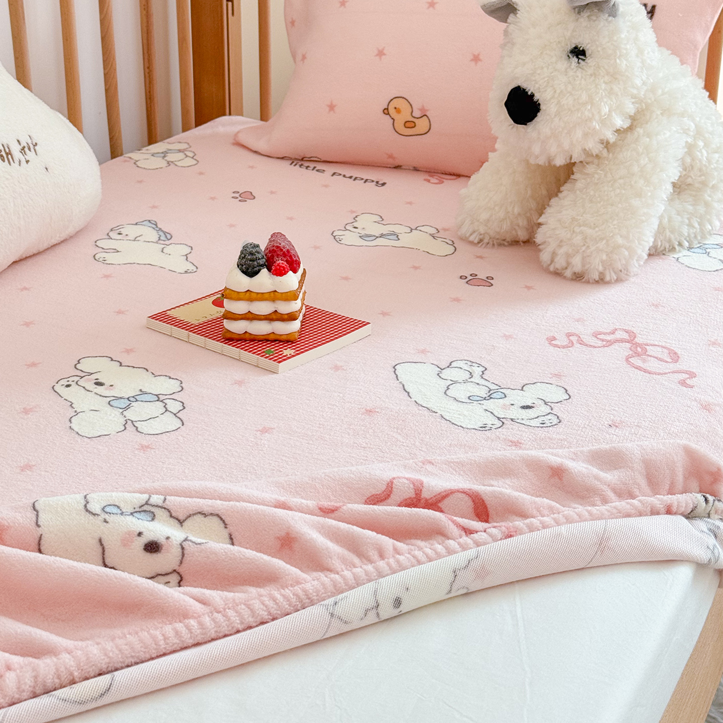 婴儿珊瑚牛奶绒床笠冬季宝宝加厚床罩床垫套幼儿园儿童拼接床床单