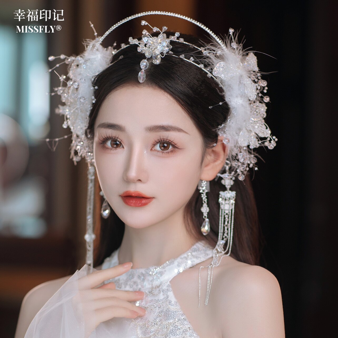 羽毛圣女冠新娘白纱头饰浅色秀禾发饰婚纱配饰品流苏皇冠双层发箍