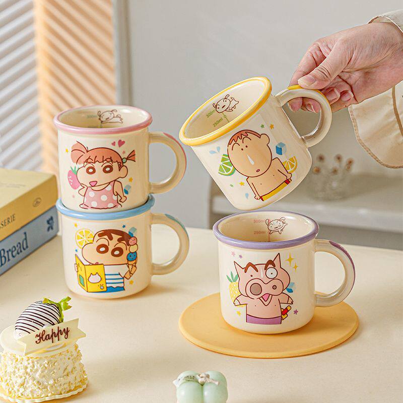 蜡笔小新陶瓷马克杯带盖勺男女生高颜值牛奶刻度杯情侣咖啡早餐杯