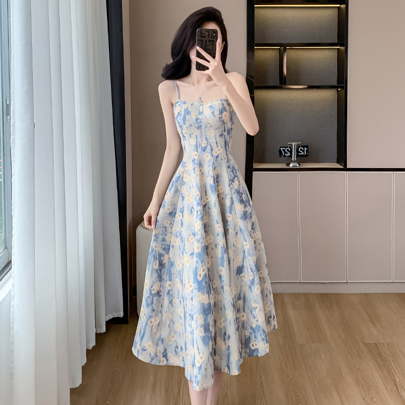 实拍 法式蓝色油画长裙海边度假沙滩裙碎花吊带连衣裙女夏高级感