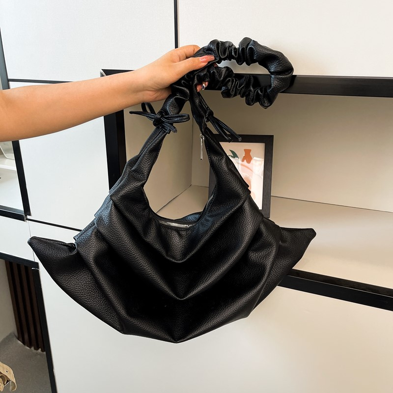 韩国小众设计软皮抽绳褶皱托特包时尚休闲单肩斜挎饺子包