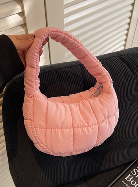 2026新款冬季韩国快闪迷你褶皱云朵包女百搭轻质手提单肩包饺子包