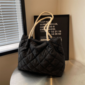 韩国ins手提单肩斜挎包多功能大容量夹棉方格手拎包外出轻便软糯