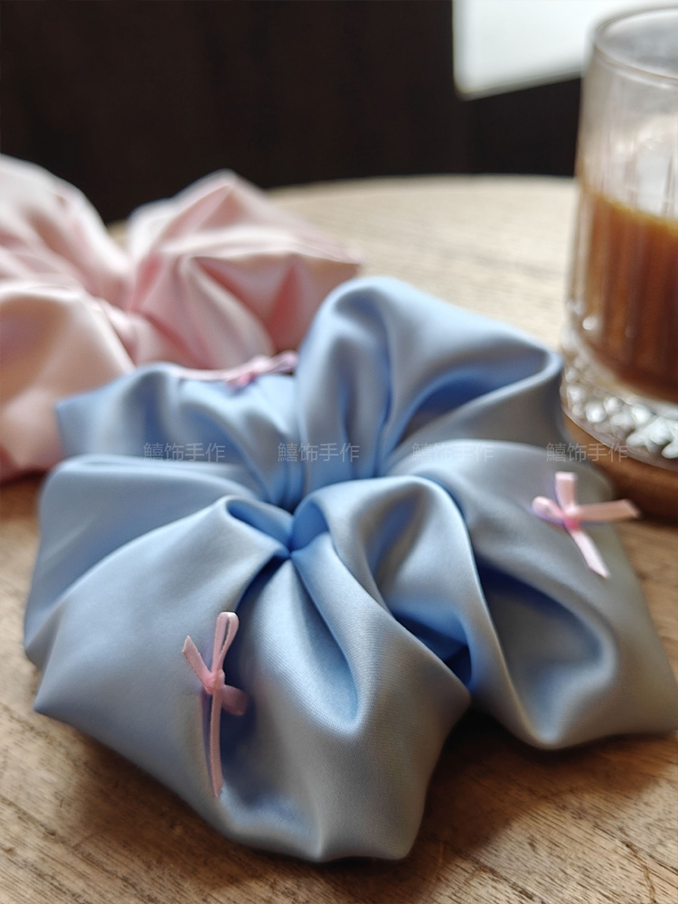 【两件95折】Dokidoki自制芭蕾风蓝色缎面蝴蝶结大肠发圈芭比发圈