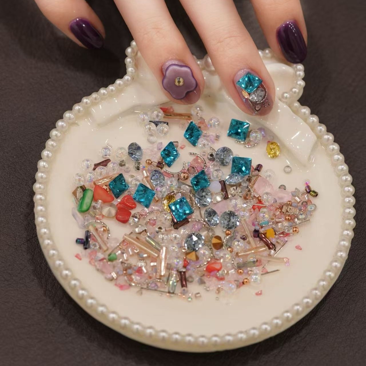 新款不规则石头水晶管珍珠饰品爆闪超闪尖底异型美甲钻指甲装饰品,彩妆/香水/美妆工具,指甲装饰,淘宝优惠券,粉丝福利购,淘宝优惠卷