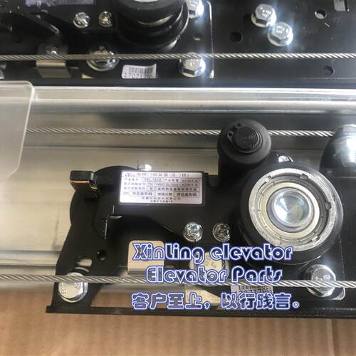 展鹏中分上坎层门装置快意电梯永日菱王江南嘉捷三洋门头