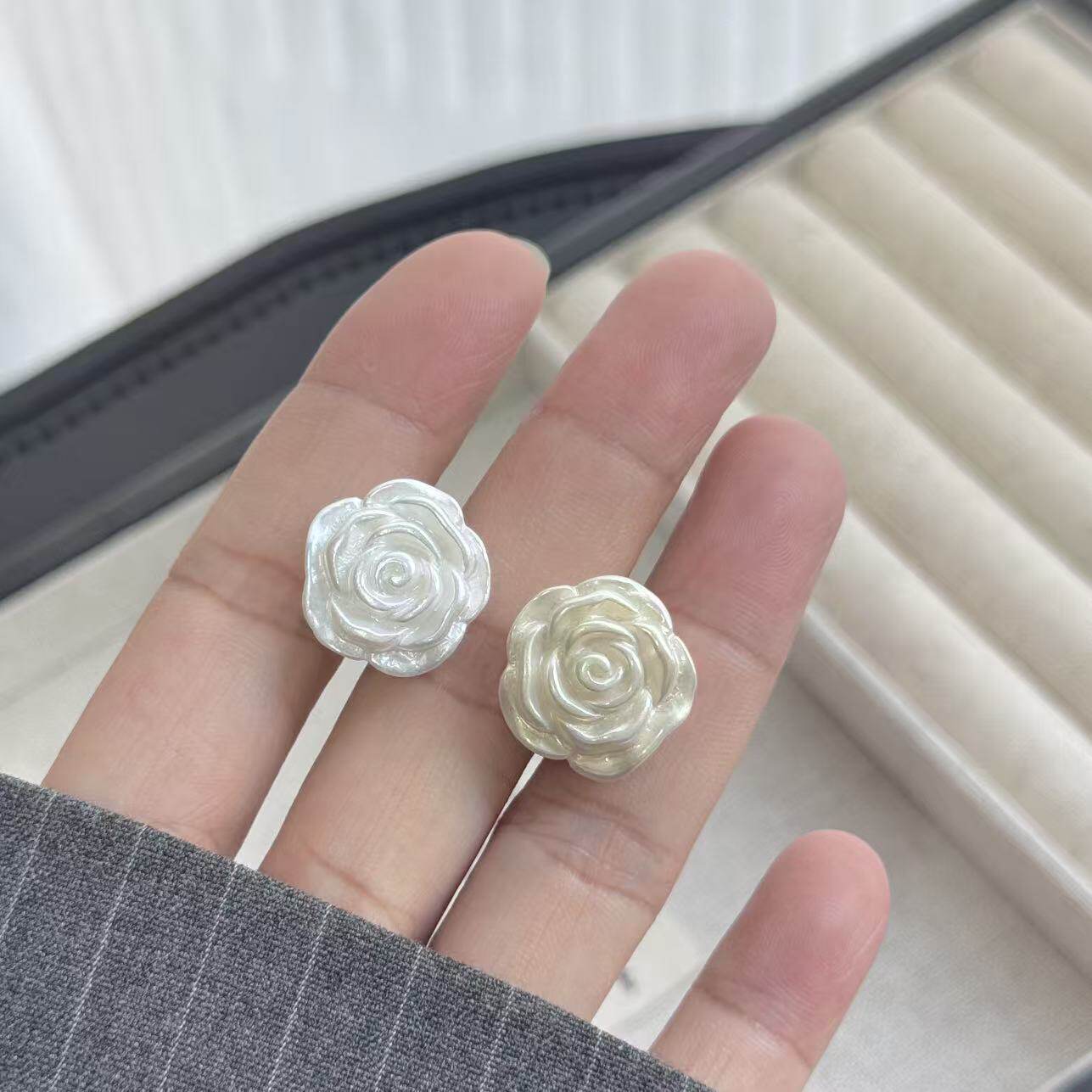 轻奢法式玫瑰山茶花纽扣上衣针织开衫外套树脂扣子装饰钮扣小香扣