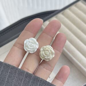 玫瑰纽扣法式上衣针织装饰钮扣