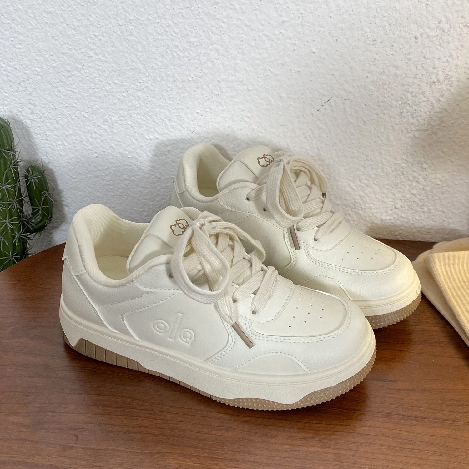 米色厚底纯色经典板鞋女2026春季新款软底舒适百搭时尚休闲小白鞋,女鞋,休闲板鞋,淘宝优惠券,粉丝福利购,淘宝优惠卷