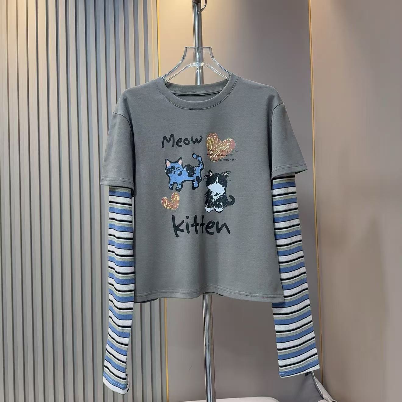 特价清仓 时髦爱心猫咪字母印花长袖圆领T女条纹拼接假两件上衣