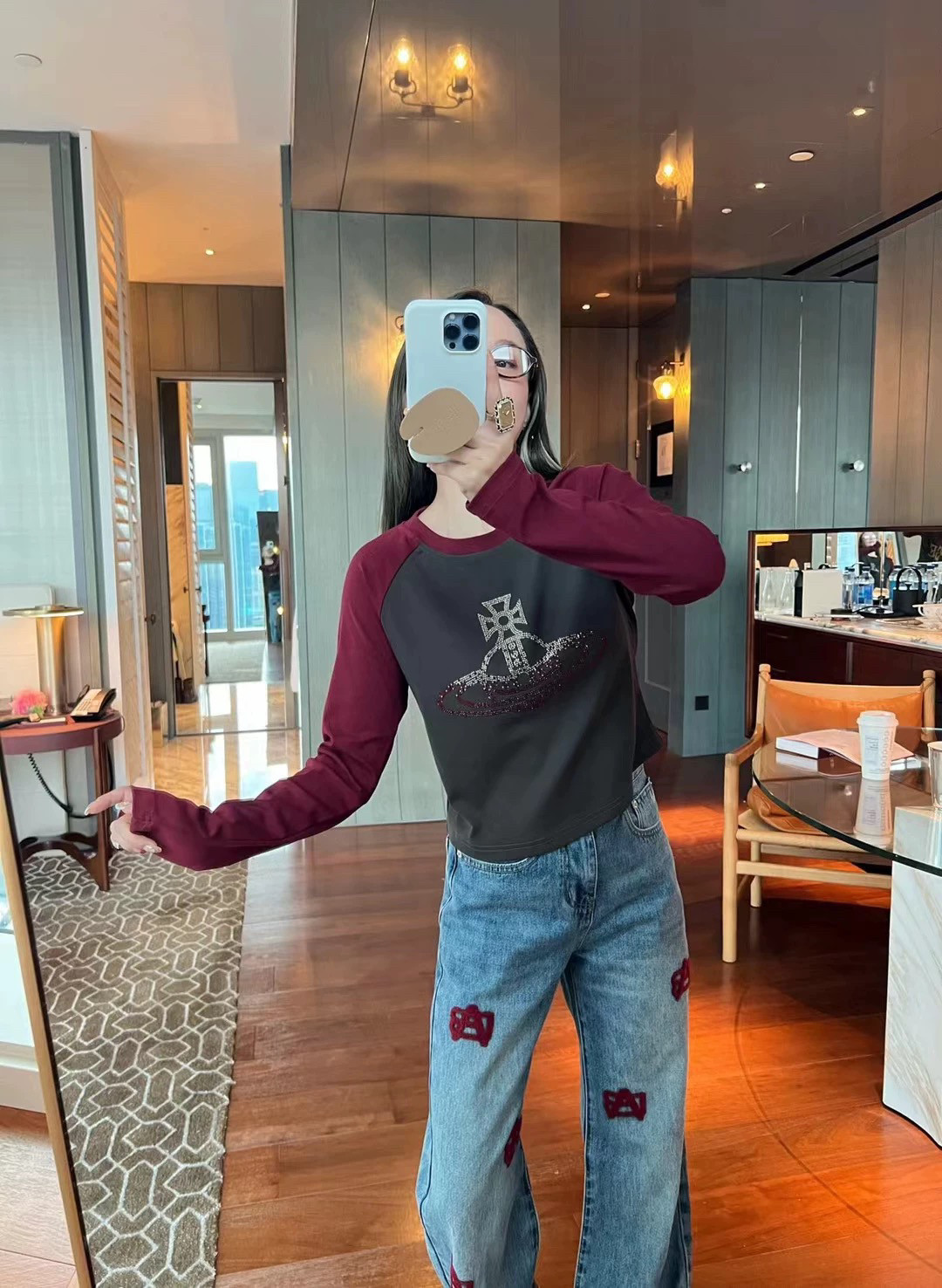 特价清仓 圆领烫钻星球拼色长袖T恤女插肩袖短款字母上衣