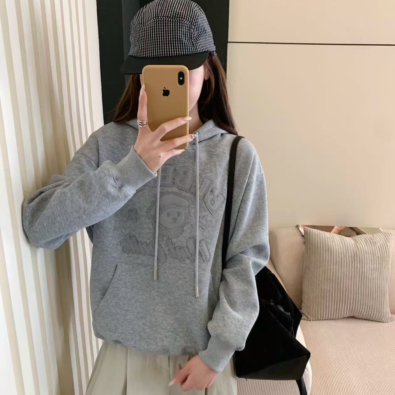 秋冬新款韩版卡通小熊刺绣宽松连帽加绒卫衣女学院风显瘦减龄百搭