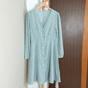 减龄个性 单排扣A字裙显瘦休闲春装 田园风V领碎花连衣裙女长袖 法式