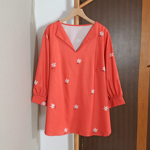 2026休闲风V领印花九分袖T恤女宽松显瘦减龄上衣韩版流行时尚气质