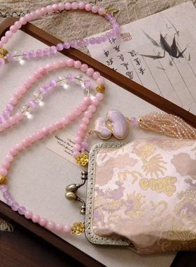 2025新中式国风复古粉色国风斜挎小包包葫芦流苏吊坠粉玉髓石背链