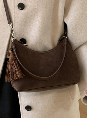 小众设计质感麂皮绒腋下包女式2026新款复古高级感通勤单肩斜挎包