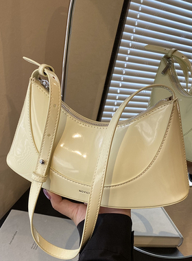 小众设计高级感腋下包女2025新款时尚流行百搭洋气纯色单肩斜挎包