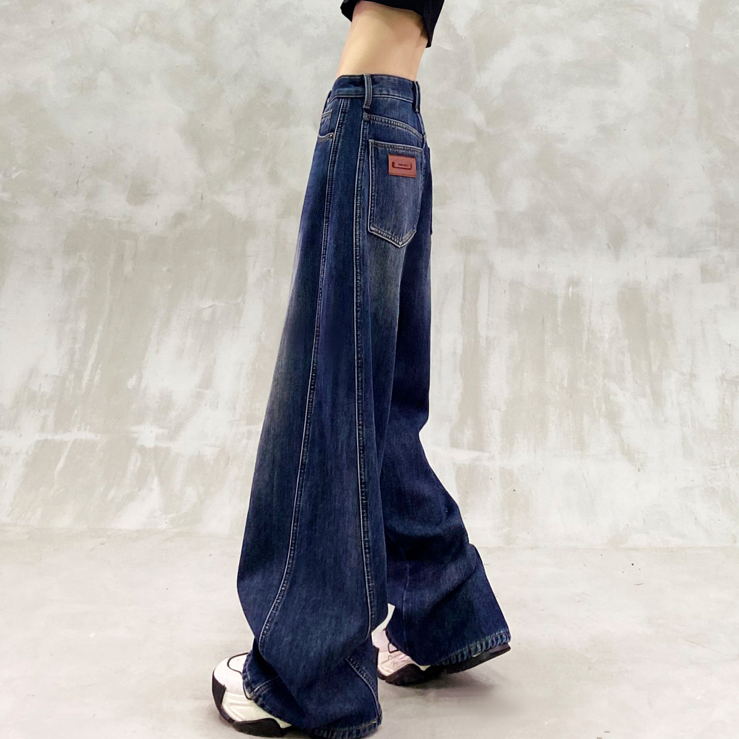 侧边拼接设计加绒休闲牛仔裤