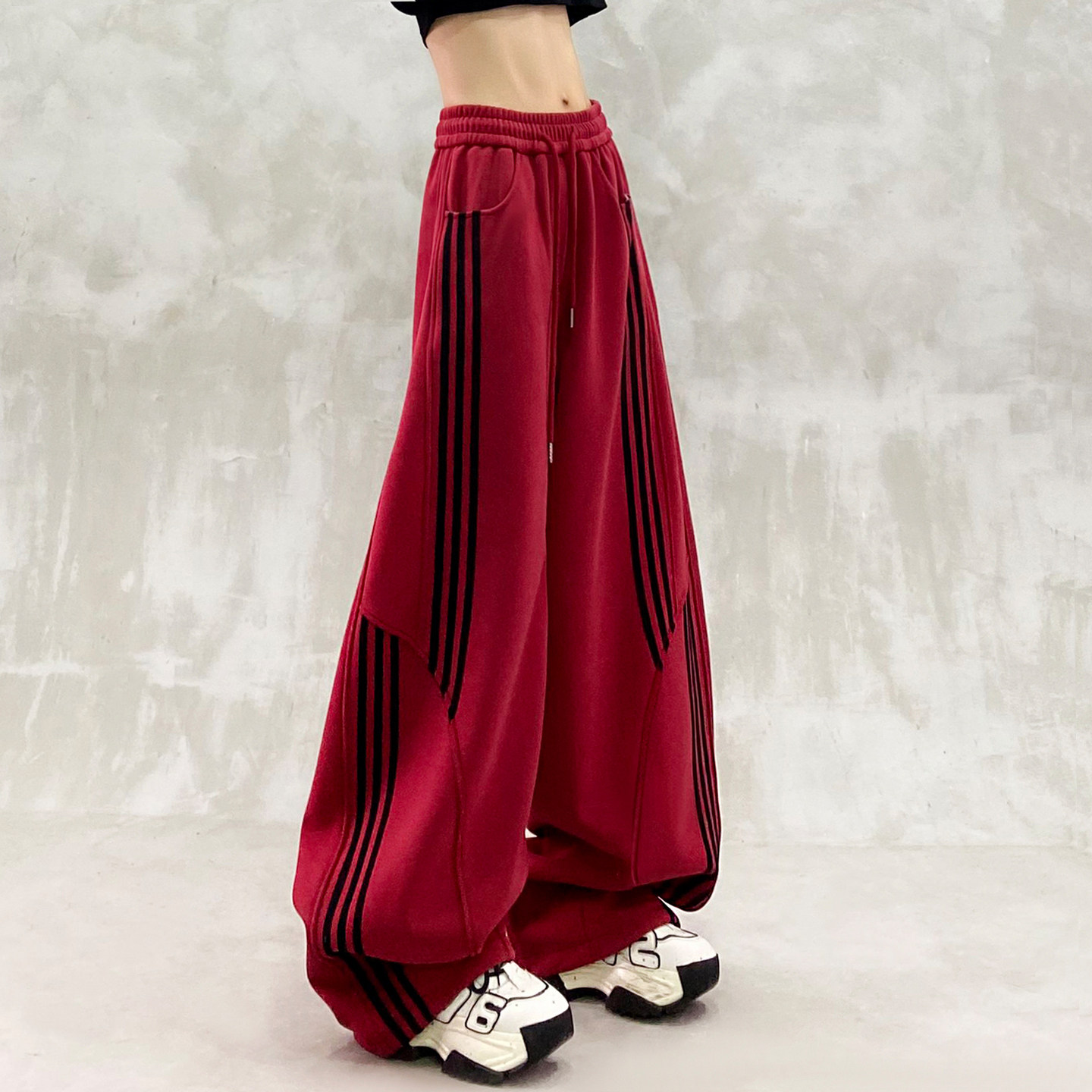 帅气条纹拼接设计加绒休闲弯刀裤女冬新款高腰宽松显瘦百搭香蕉裤,女装/女士精品,卫裤,淘宝优惠券,粉丝福利购,淘宝优惠卷