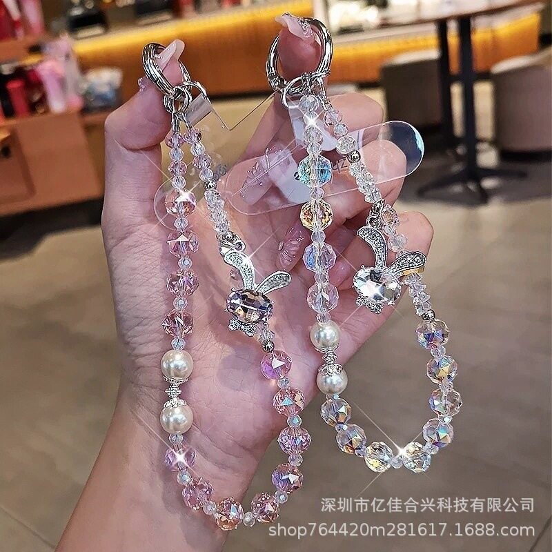 新款水晶珍珠水晶挂绳串珠手机挂链梦幻兔子水钻挂件外贸