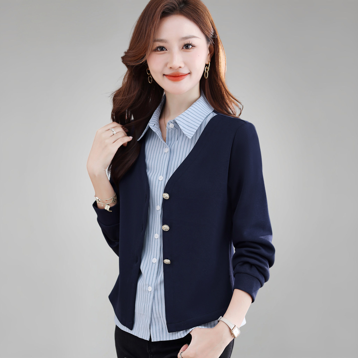 假两件衬衫女士春装2026新款时髦妈妈长袖上衣拼接翻领洋气棉卫衣