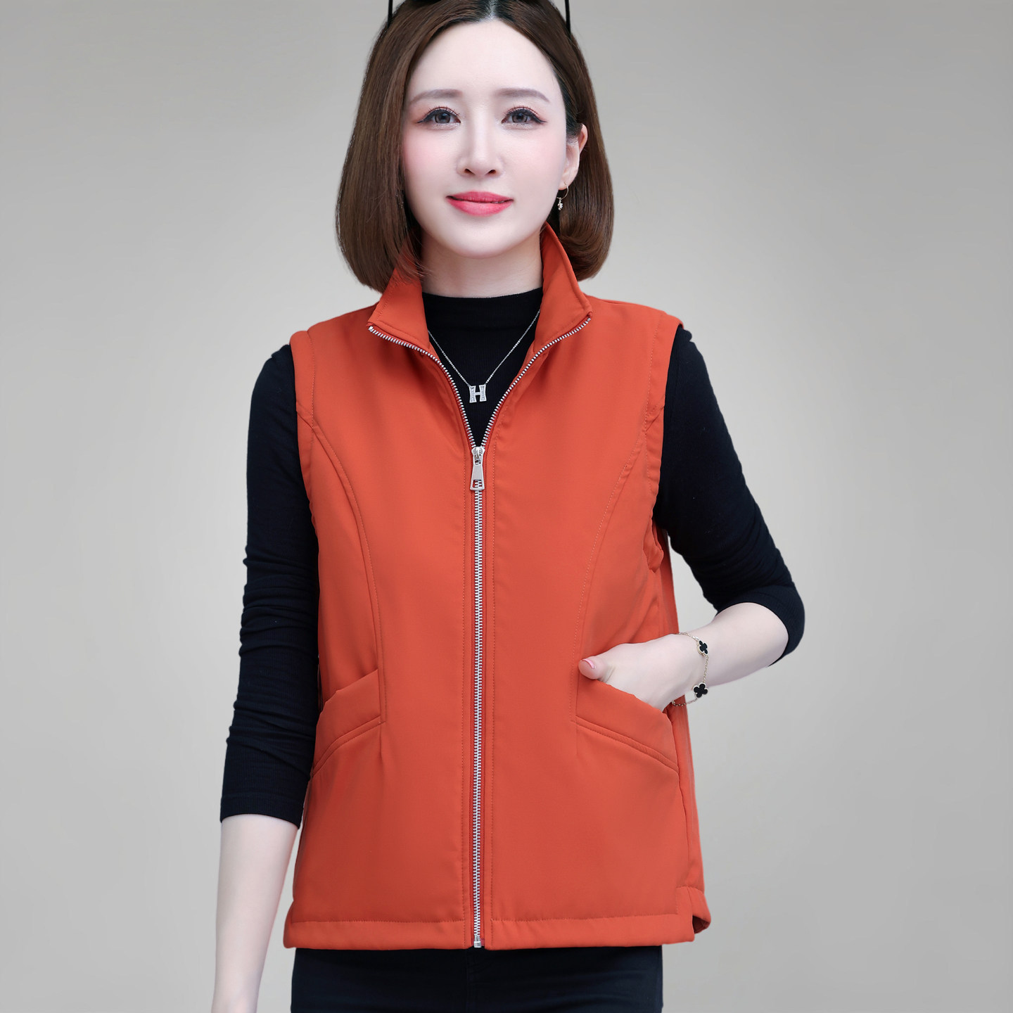 加绒马甲女外穿2026早春新款休闲无袖夹克衫保暖立领妈妈拉链外套