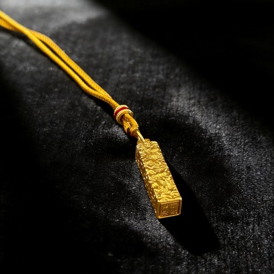 金色方形吊坠项链男女通用合金镀金毛衣链精致气质四方来财颈链