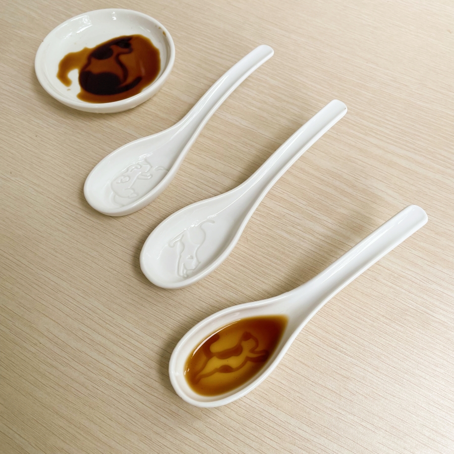 猫部杂货 日式高颜值软萌浮雕猫咪姿态勺子陶瓷勺子喝粥喝汤调羹