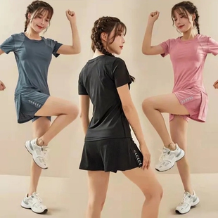 速干透气大码运动套装女夏季薄款短袖圆领上衣短裤时尚瑜伽两件套