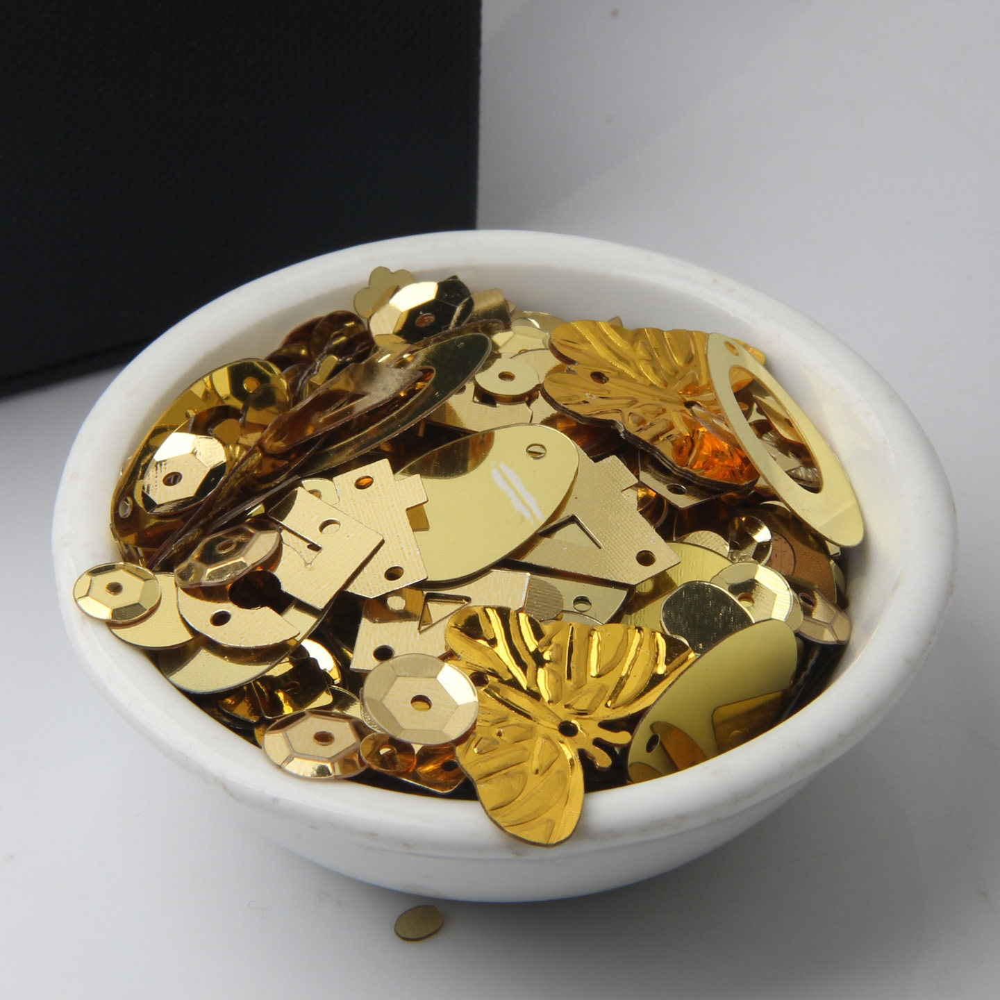 金色亮片 diy材料 饰品配件 鞋服手工辅料 50克,饰品/流行首饰/时尚饰品新,其他DIY饰品配件,淘宝优惠券,粉丝福利购,淘宝优惠卷