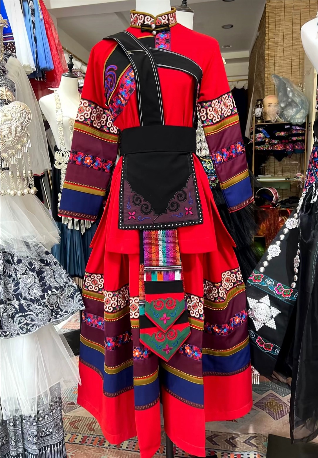 火把节服饰套装气质盛装石林阿诗玛盛装套装撒尼服饰彝族绣花服饰