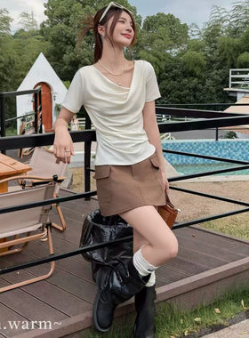 【小四专享】V领显瘦莱赛尔短袖设计感T恤女