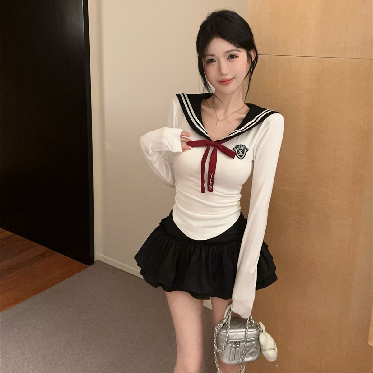 学院风海军领撞色上衣高腰蓬蓬裙