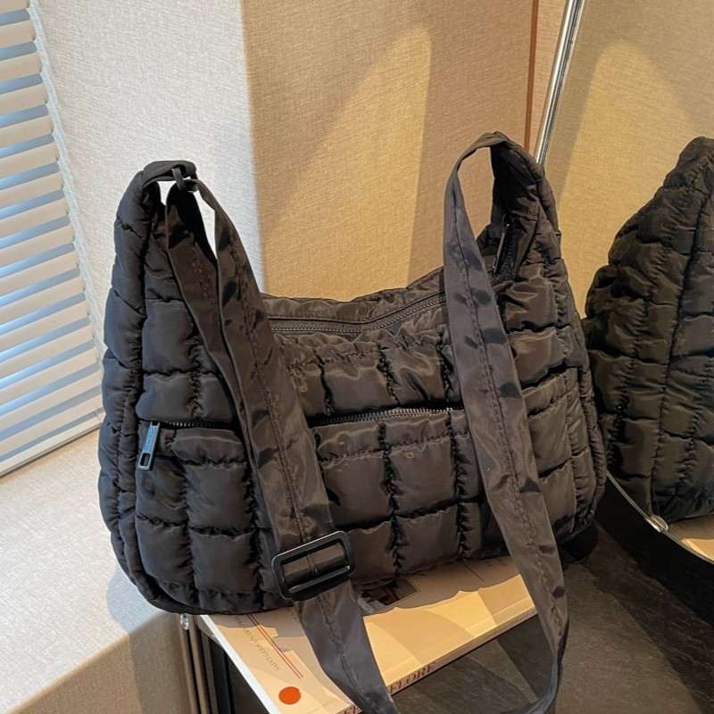 轻便大容量褶皱泡泡托特包包女2026新款网红高级感布袋单肩斜挎包,箱包皮具/热销女包/男包,托特包,淘宝优惠券,粉丝福利购,淘宝优惠卷