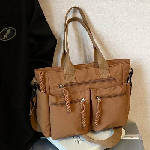 休闲尼龙布手提托特包2024新款时尚大容量通勤单肩斜挎包旅行女包