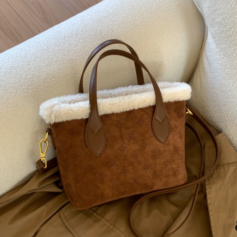 复古百搭高级感手提水桶包女2026新款质感羊羔毛单肩包磨砂斜挎包,箱包皮具/热销女包/男包,水桶包,淘宝优惠券,粉丝福利购,淘宝优惠卷