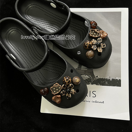 高级感豹纹波点猫鞋扣适配crocs