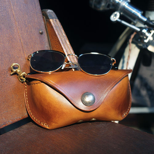 手工制作头层牛皮厚实抗压眼镜盒