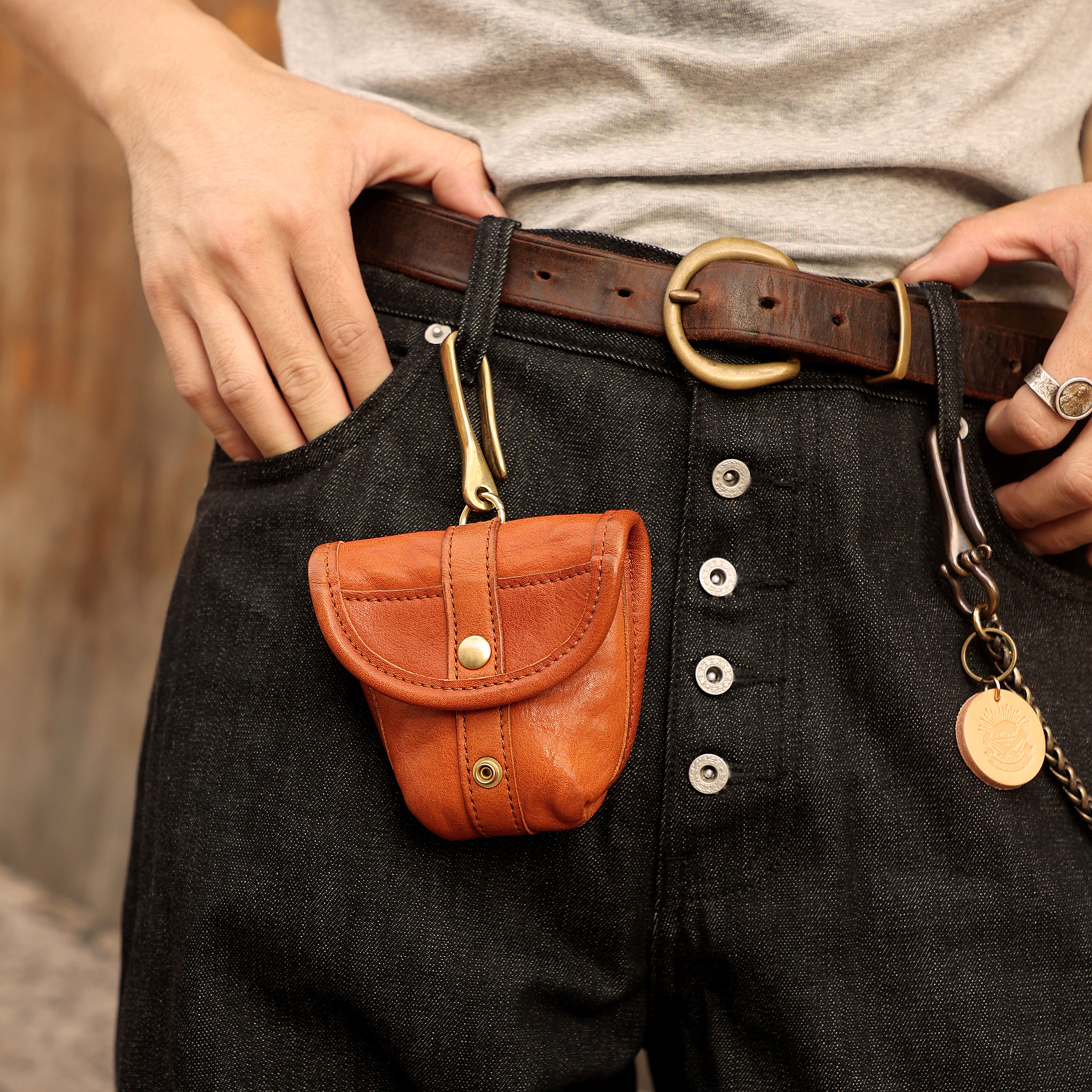 头层牛皮文玩香烟耳机钥匙包腰包