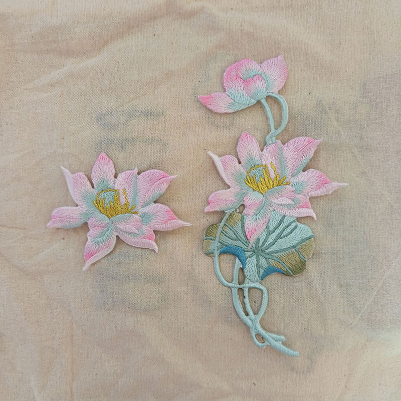 新款刺绣荷花花朵布贴服装diy装饰辅料补丁贴花汉服包包修补贴片
