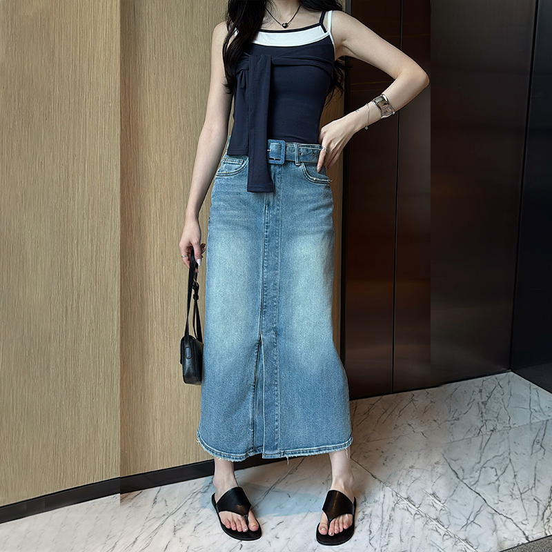 梨形遮胯复古蓝前开叉牛仔半身裙