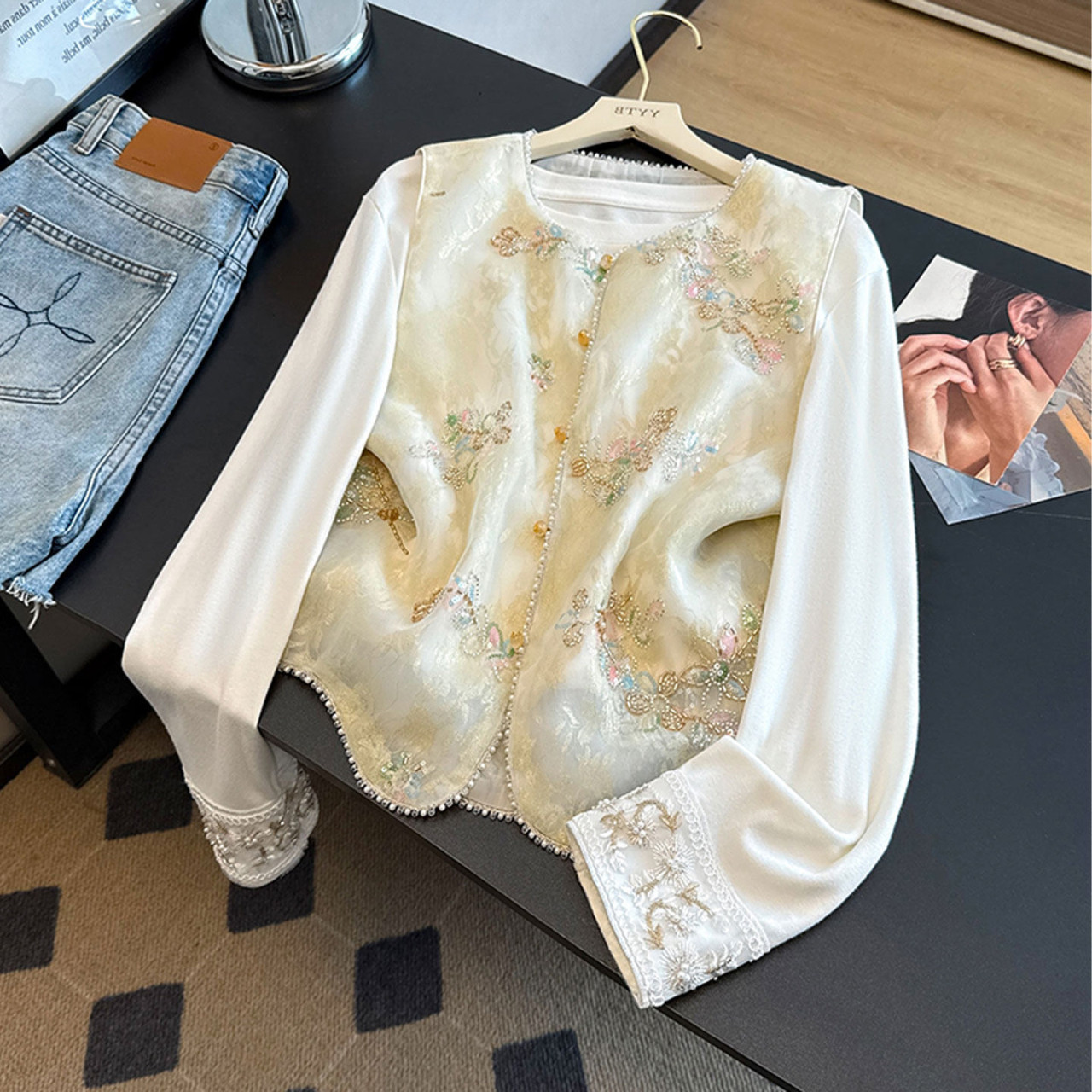 重工新中式刺绣钉珠马甲女春季薄款圆领外搭坎肩背心2026国风女装