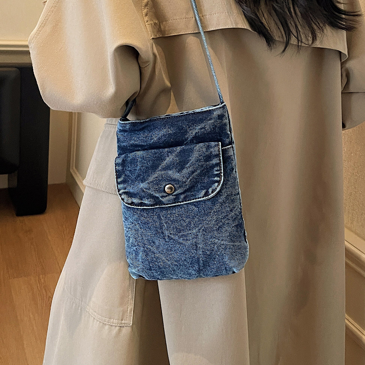 水洗牛仔布小包包女2026新款简约手机包小方包春夏休闲单肩斜挎包