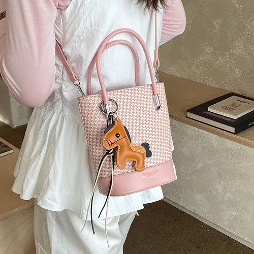 ZATZ编织纹手提水桶包