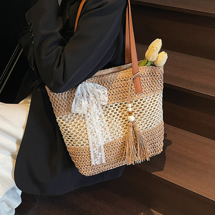海边度假风编织大包包女2026新款撞色托特包春夏大容量草编沙滩包