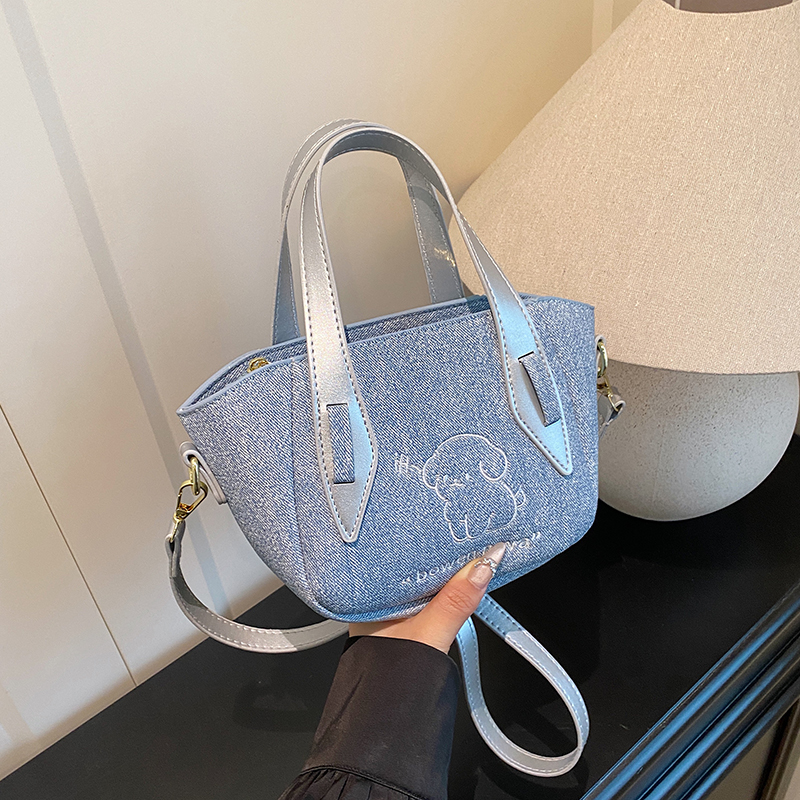 大容量单肩包2025新款