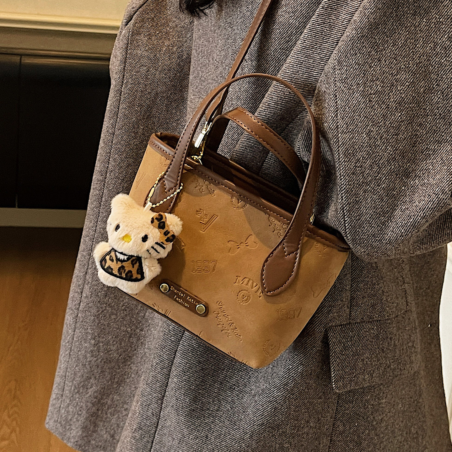 复古撞色手拎小包包女2025新款百搭通勤斜挎包秋冬美拉德风水桶包,箱包皮具/热销女包/男包,水桶包,淘宝优惠券,粉丝福利购,淘宝优惠卷