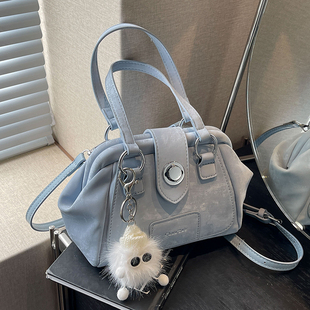 今年流行腋下小包包女2025新款时尚斜挎包春夏百搭ins手提医生包